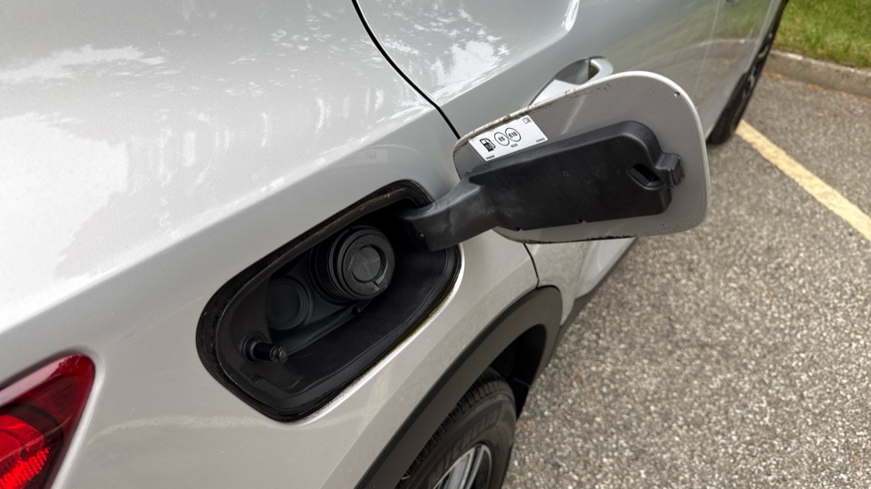 Volvo XC40 2.0 B3P Plus Dark 5dr Auto Petrol Estate - Image 16