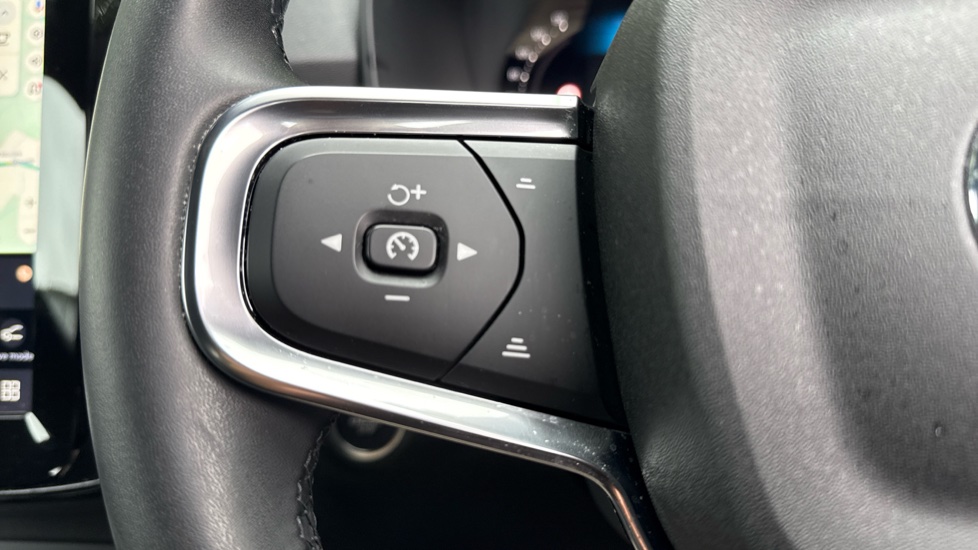 Volvo XC40 2.0 B3P Plus Dark 5dr Auto Petrol Estate - Image 21