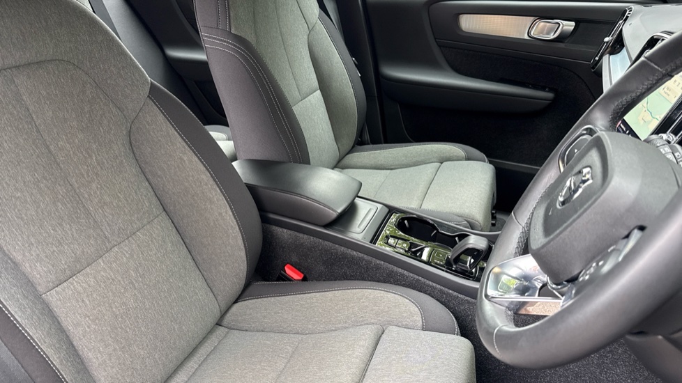 Volvo XC40 2.0 B3P Plus Dark 5dr Auto Petrol Estate - Image 36