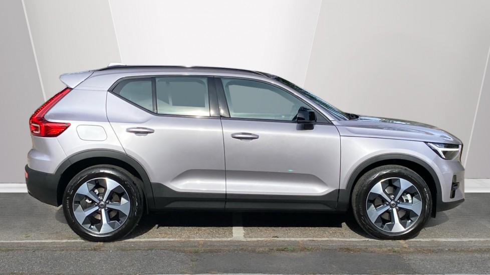 Volvo XC40 2.0 B3P Plus Dark 5dr Auto Petrol Estate - Image 3