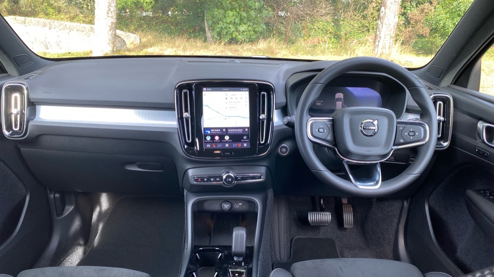 Volvo XC40 2.0 B3P Plus Dark 5dr Auto Petrol Estate - Image 5
