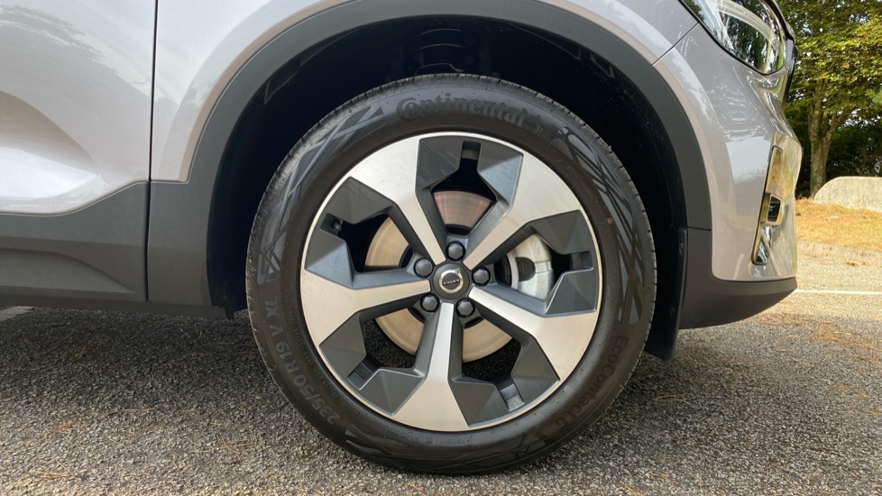 Volvo XC40 2.0 B3P Plus Dark 5dr Auto Petrol Estate - Image 9