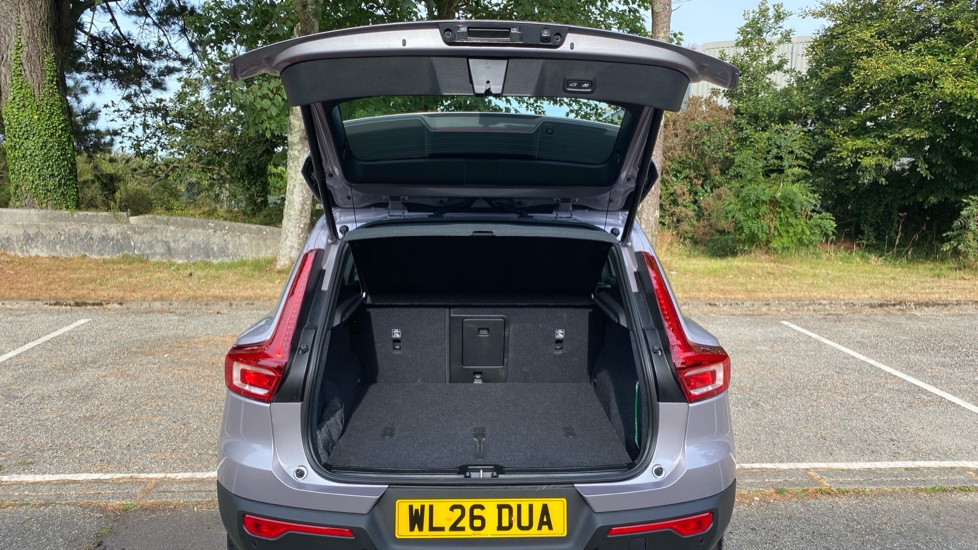 Volvo XC40 2.0 B3P Plus Dark 5dr Auto Petrol Estate - Image 13