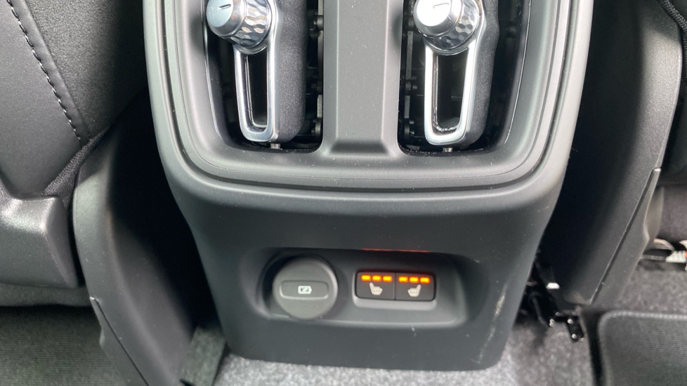Volvo XC40 2.0 B3P Plus Dark 5dr Auto Petrol Estate - Image 43