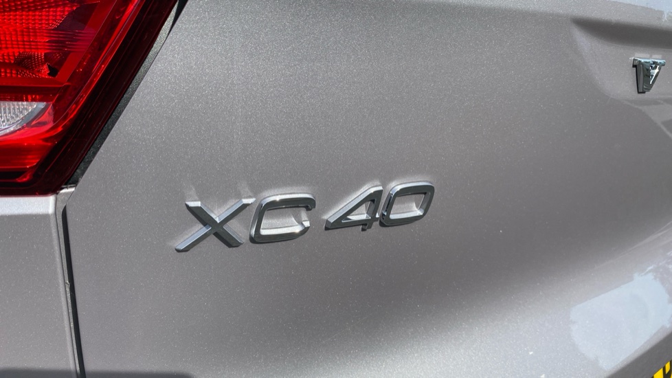 Volvo XC40 2.0 B3P Plus Dark 5dr Auto Petrol Estate - Image 44