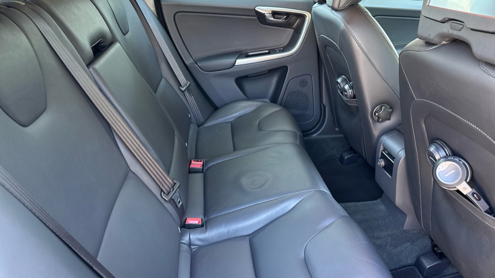 Volvo XC60 D5 [215] SE Lux Nav 5dr AWD Geartronic Diesel Estate - Image 6