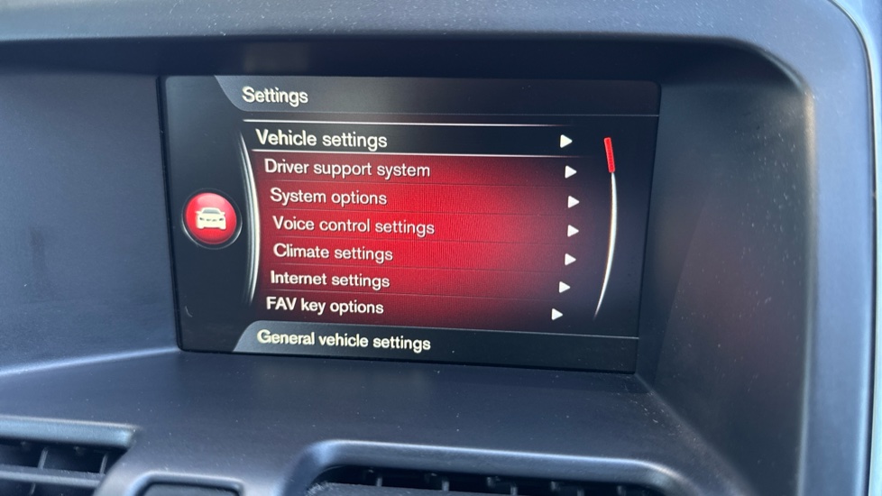 Volvo XC60 D5 [215] SE Lux Nav 5dr AWD Geartronic Diesel Estate - Image 17