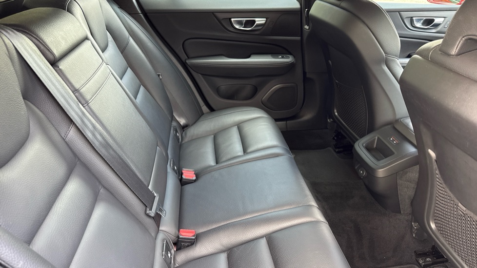Volvo V60 2.0 B4D Inscription 5dr Auto Diesel Estate - Image 6