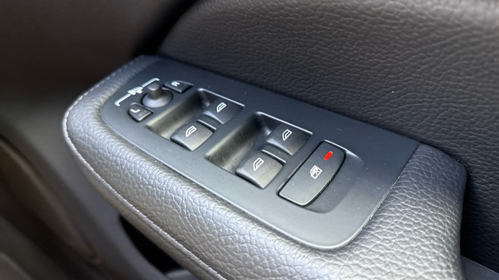 Volvo V60 2.0 B4D Inscription 5dr Auto Diesel Estate - Image 24