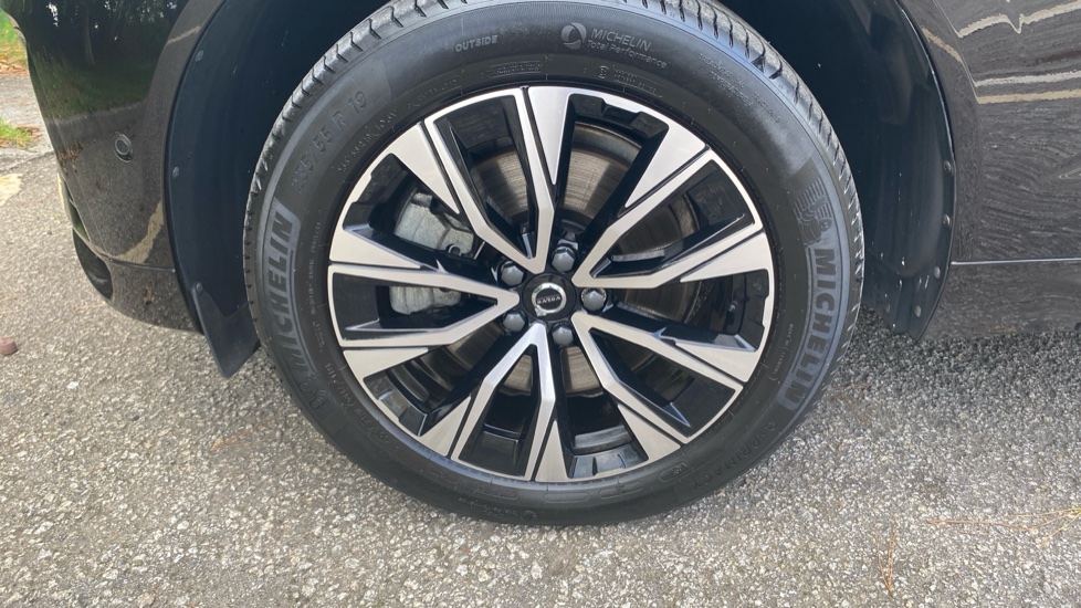 Volvo XC60 2.0 B5P Plus Dark 5dr AWD Geartronic Petrol Estate - Image 45