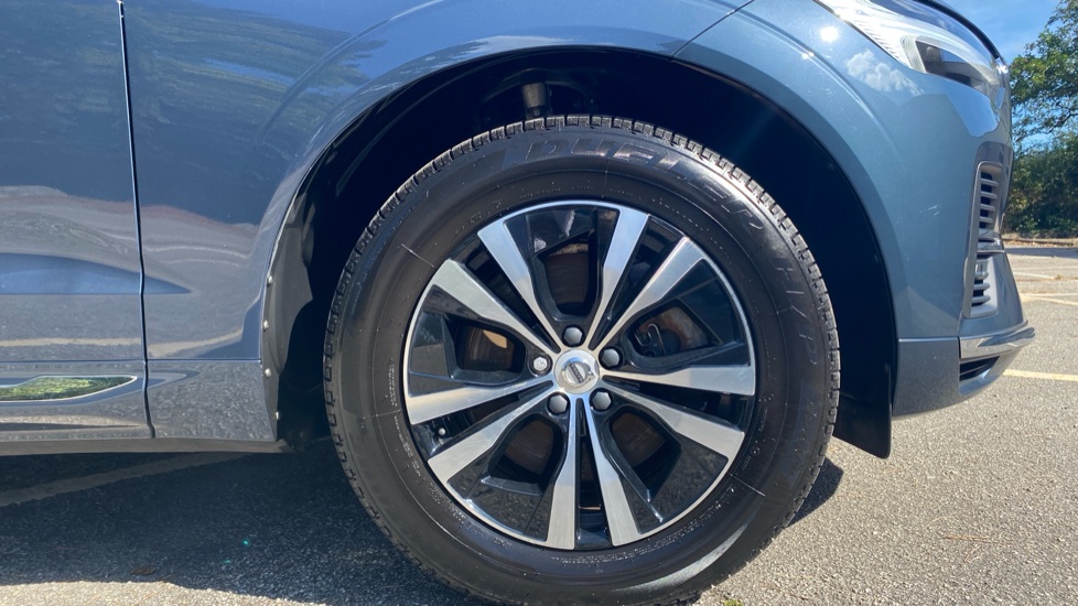 Volvo XC60 2.0 T6 [350] RC PHEV Core Bright 5dr AWD Gtron Estate - Image 9