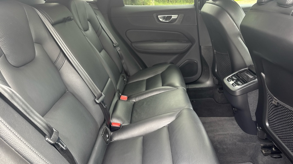 Volvo XC60 2.0 B4P Plus Dark 5dr Geartronic Petrol Estate - Image 6