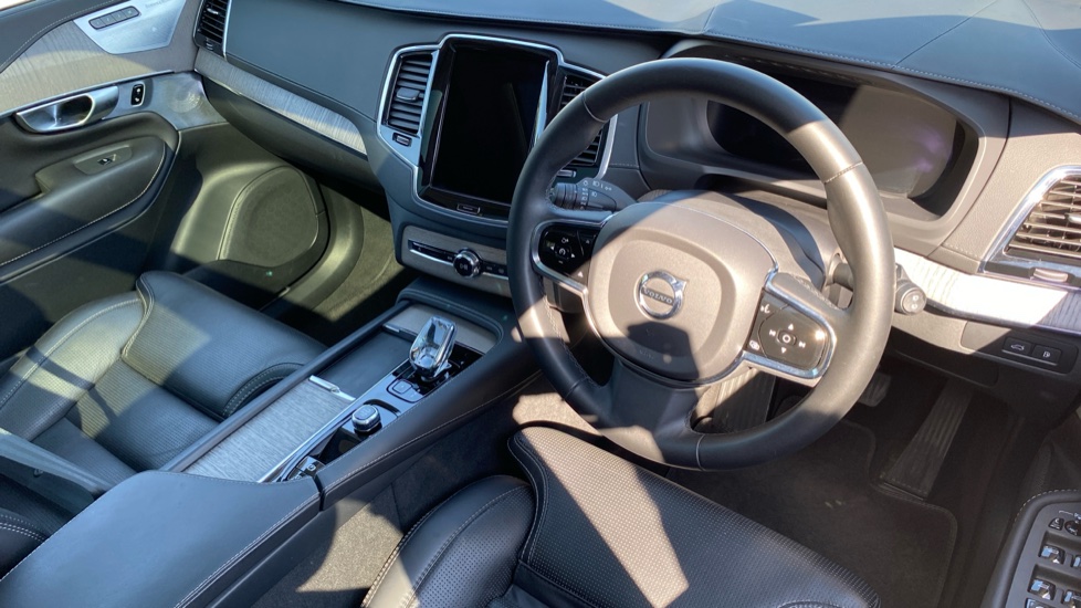 Volvo XC90 2.0 T8 [455] RC PHEV Ultimate Dark 5dr AWD Gtron Estate - Image 4