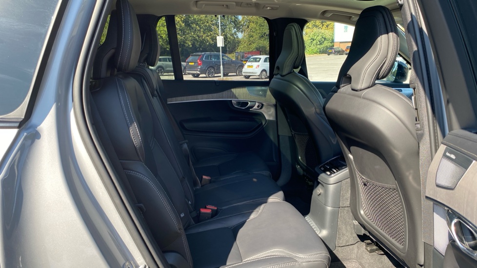 Volvo XC90 2.0 T8 [455] RC PHEV Ultimate Dark 5dr AWD Gtron Estate - Image 6