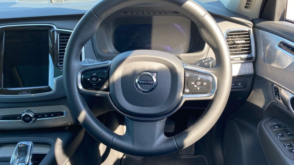 Volvo XC90 2.0 T8 [455] RC PHEV Ultimate Dark 5dr AWD Gtron Estate - Image 10