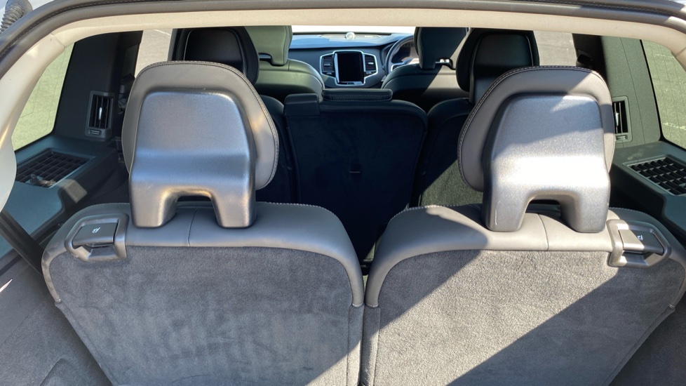 Volvo XC90 2.0 T8 [455] RC PHEV Ultimate Dark 5dr AWD Gtron Estate - Image 45
