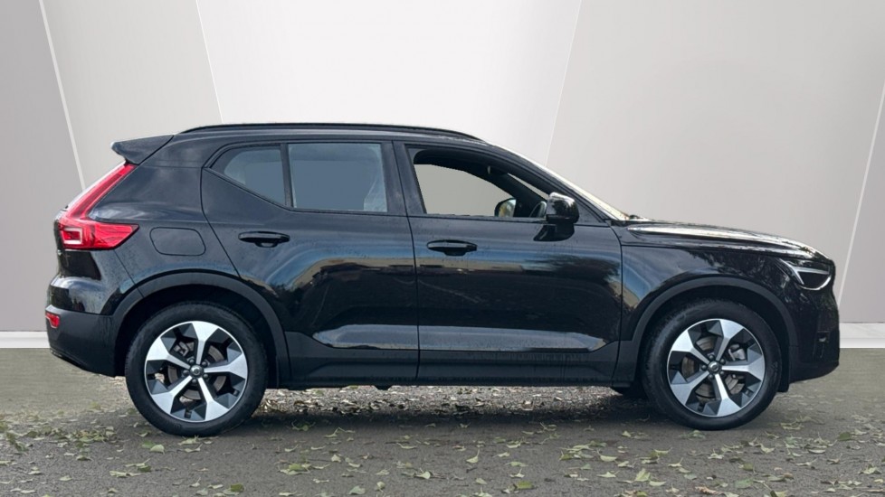 Volvo XC40 2.0 B3P Plus Dark 5dr Auto Petrol Estate - Image 3