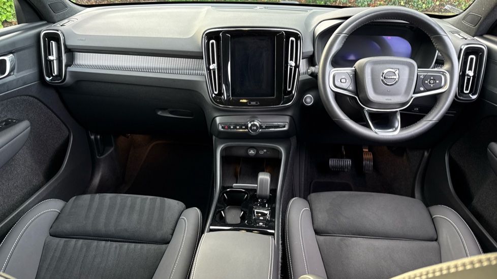 Volvo XC40 2.0 B3P Plus Dark 5dr Auto Petrol Estate - Image 5