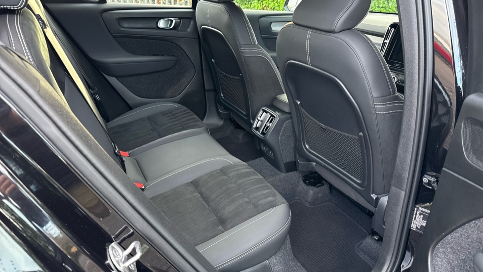 Volvo XC40 2.0 B3P Plus Dark 5dr Auto Petrol Estate - Image 6