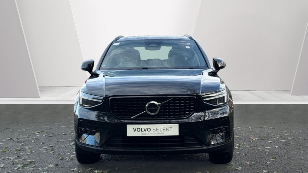 Volvo XC40 2.0 B3P Plus Dark 5dr Auto Petrol Estate - Image 8