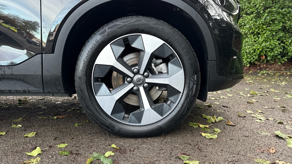 Volvo XC40 2.0 B3P Plus Dark 5dr Auto Petrol Estate - Image 9