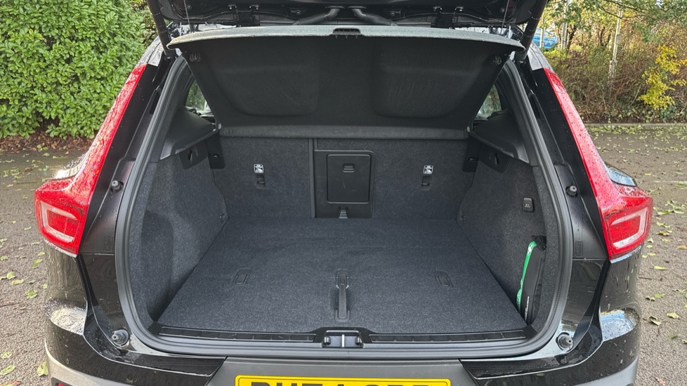 Volvo XC40 2.0 B3P Plus Dark 5dr Auto Petrol Estate - Image 13