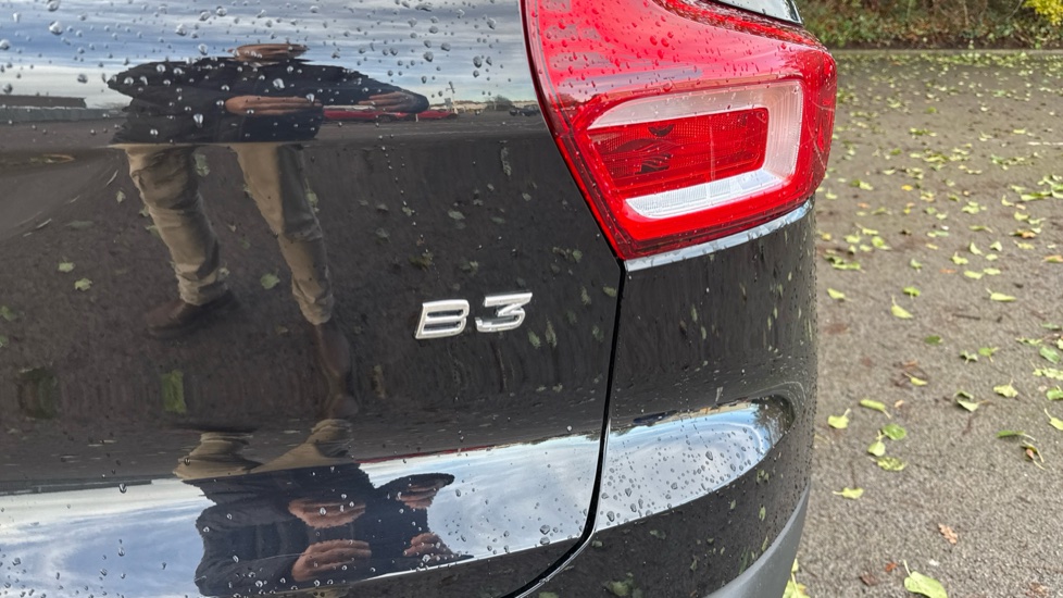 Volvo XC40 2.0 B3P Plus Dark 5dr Auto Petrol Estate - Image 37