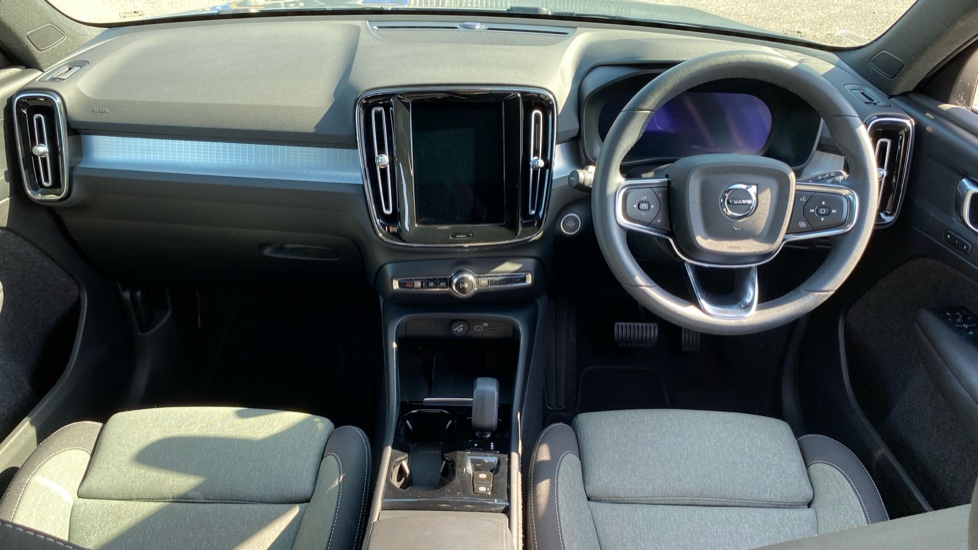 Volvo XC40 2.0 B4P Plus Dark 5dr AWD Auto Petrol Estate - Image 5