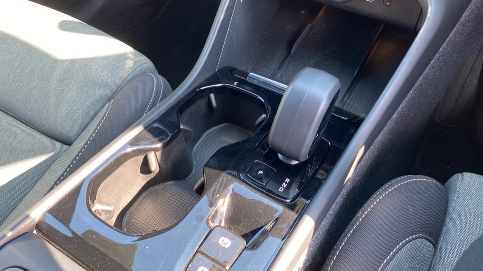 Volvo XC40 2.0 B4P Plus Dark 5dr AWD Auto Petrol Estate - Image 29