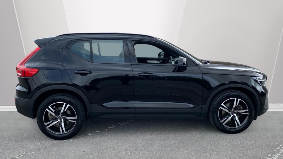 Volvo XC40 2.0 B3P Plus Dark 5dr Auto Petrol Estate - Image 3