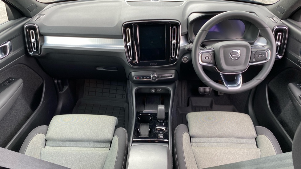 Volvo XC40 2.0 B3P Plus Dark 5dr Auto Petrol Estate - Image 5