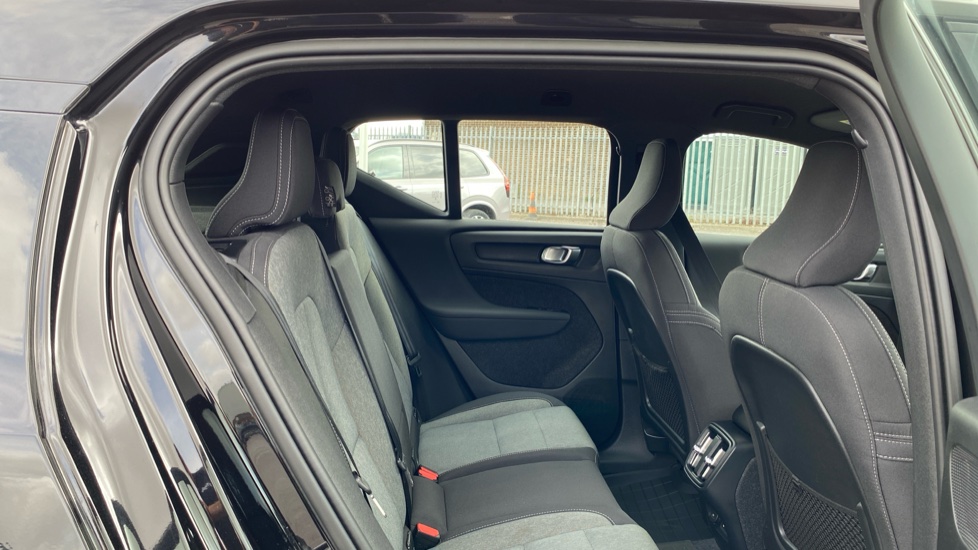 Volvo XC40 2.0 B3P Plus Dark 5dr Auto Petrol Estate - Image 6
