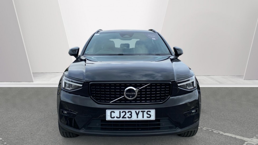 Volvo XC40 2.0 B3P Plus Dark 5dr Auto Petrol Estate - Image 8