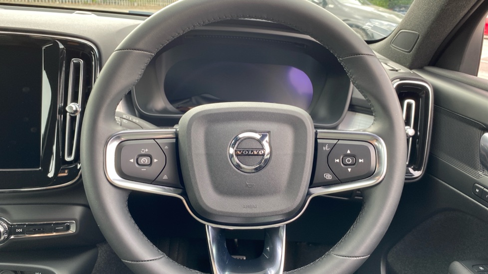 Volvo XC40 2.0 B3P Plus Dark 5dr Auto Petrol Estate - Image 10