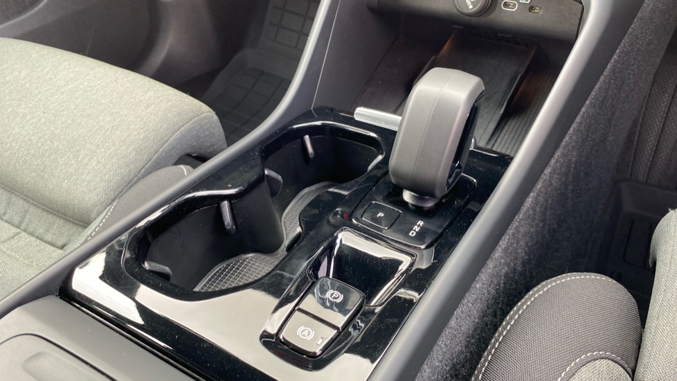 Volvo XC40 2.0 B3P Plus Dark 5dr Auto Petrol Estate - Image 29