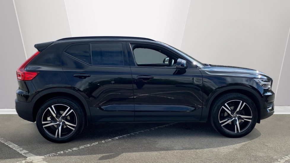 Volvo XC40 1.5 T3 [163] R DESIGN 5dr Geartronic Petrol Estate - Image 3