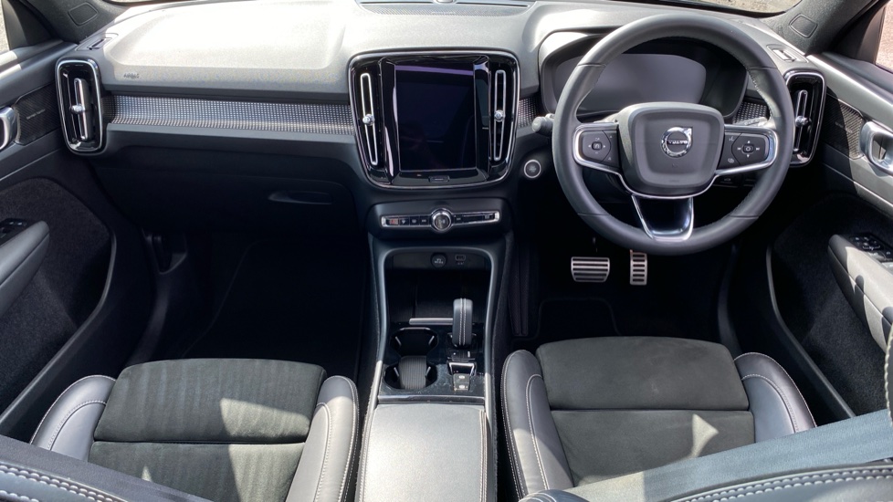 Volvo XC40 1.5 T3 [163] R DESIGN 5dr Geartronic Petrol Estate - Image 5