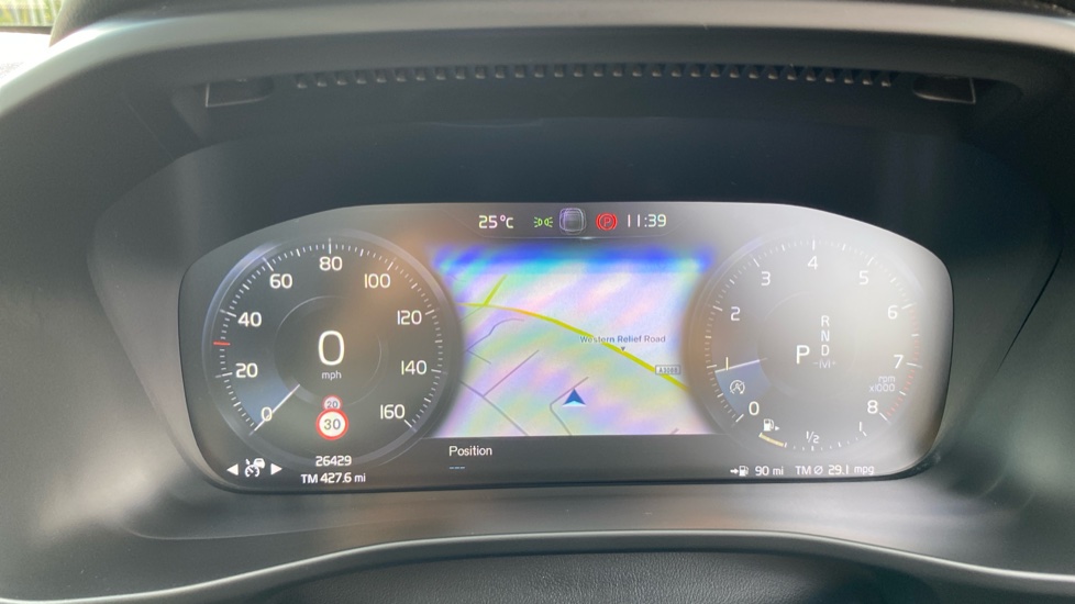 Volvo XC40 1.5 T3 [163] R DESIGN 5dr Geartronic Petrol Estate - Image 11