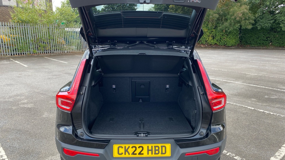Volvo XC40 1.5 T3 [163] R DESIGN 5dr Geartronic Petrol Estate - Image 13