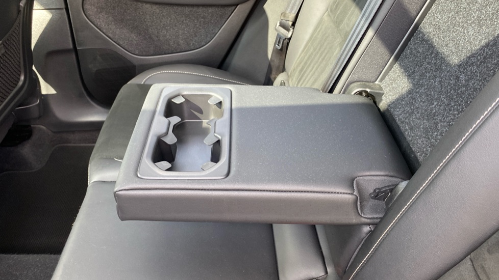 Volvo XC40 1.5 T3 [163] R DESIGN 5dr Geartronic Petrol Estate - Image 33