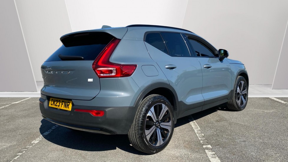 Volvo XC40 1.5 T5 Recharge PHEV Ultimate Dark 5dr Auto Estate - Image 2