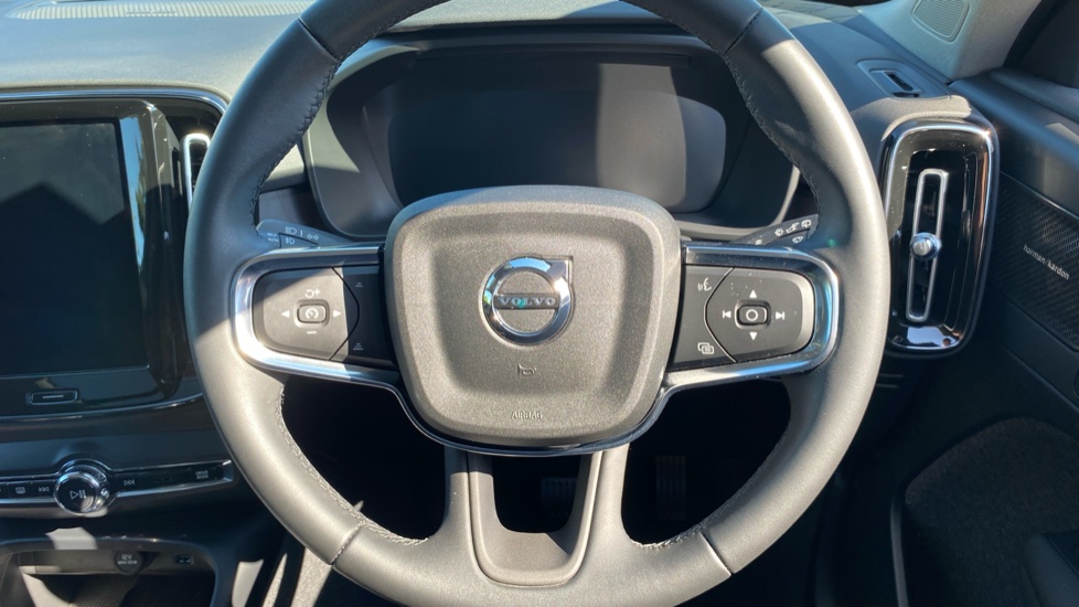 Volvo XC40 1.5 T5 Recharge PHEV Ultimate Dark 5dr Auto Estate - Image 10