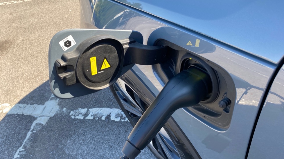 Volvo XC40 1.5 T5 Recharge PHEV Ultimate Dark 5dr Auto Estate - Image 16