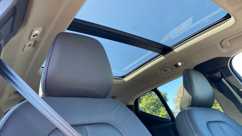 Volvo XC40 1.5 T5 Recharge PHEV Ultimate Dark 5dr Auto Estate - Image 33