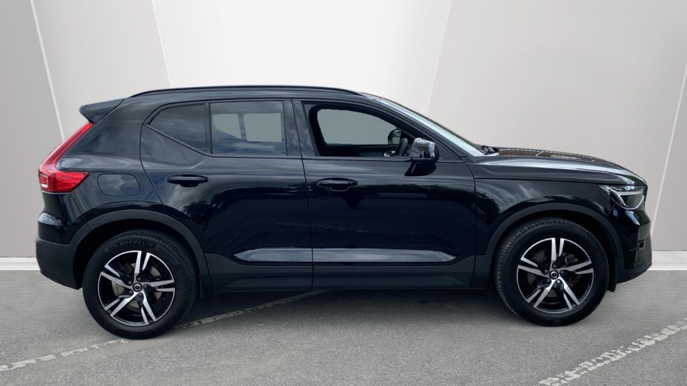 Volvo XC40 2.0 B3P Plus Dark 5dr Auto Petrol Estate - Image 3