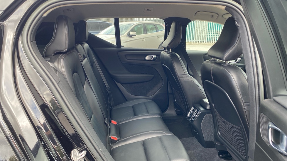 Volvo XC40 2.0 B3P Plus Dark 5dr Auto Petrol Estate - Image 6