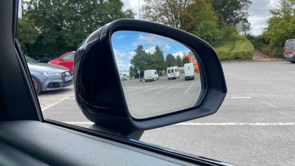 Volvo XC40 2.0 B3P Plus Dark 5dr Auto Petrol Estate - Image 32