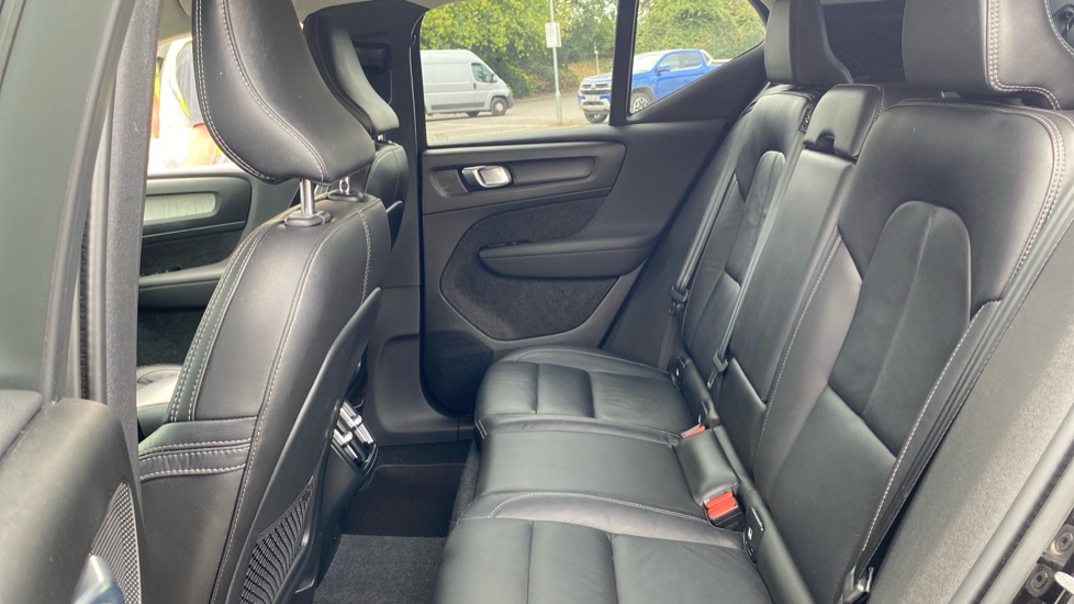 Volvo XC40 2.0 B3P Plus Dark 5dr Auto Petrol Estate - Image 33