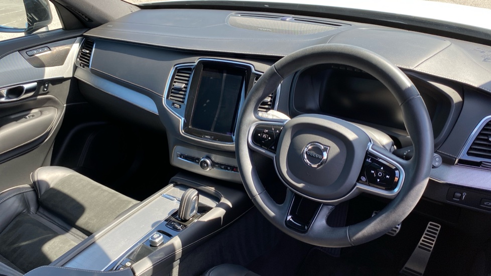 Volvo XC90 2.0 B5D [235] R DESIGN 5dr AWD Geartronic Diesel Estate - Image 4