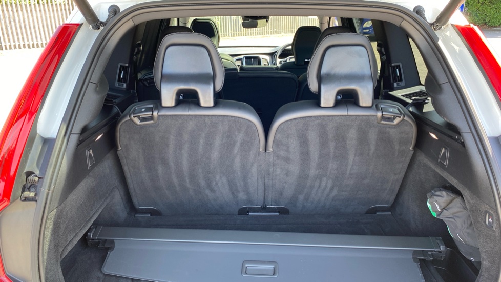 Volvo XC90 2.0 B5D [235] R DESIGN 5dr AWD Geartronic Diesel Estate - Image 38